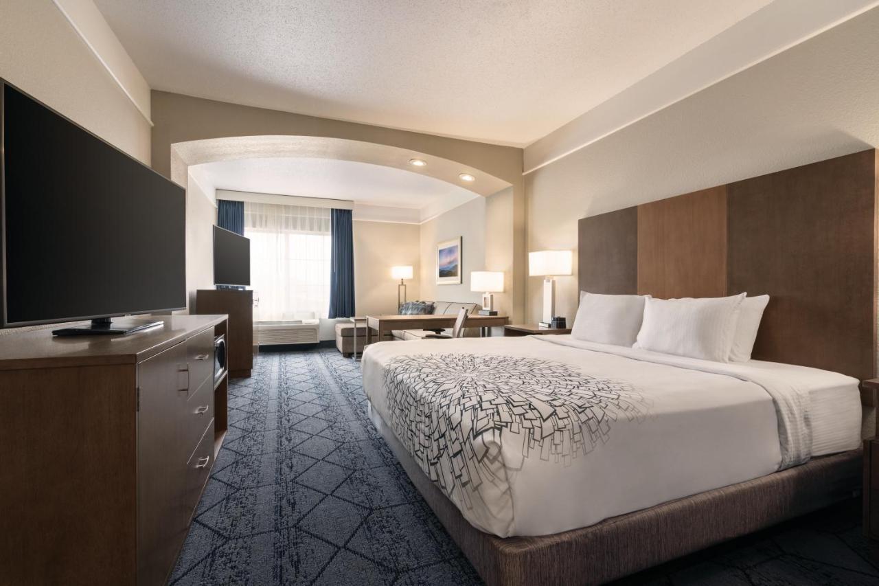 La Quinta Inn And Suites By Wyndham At Watiki Waterpark Rapid City Exterior foto