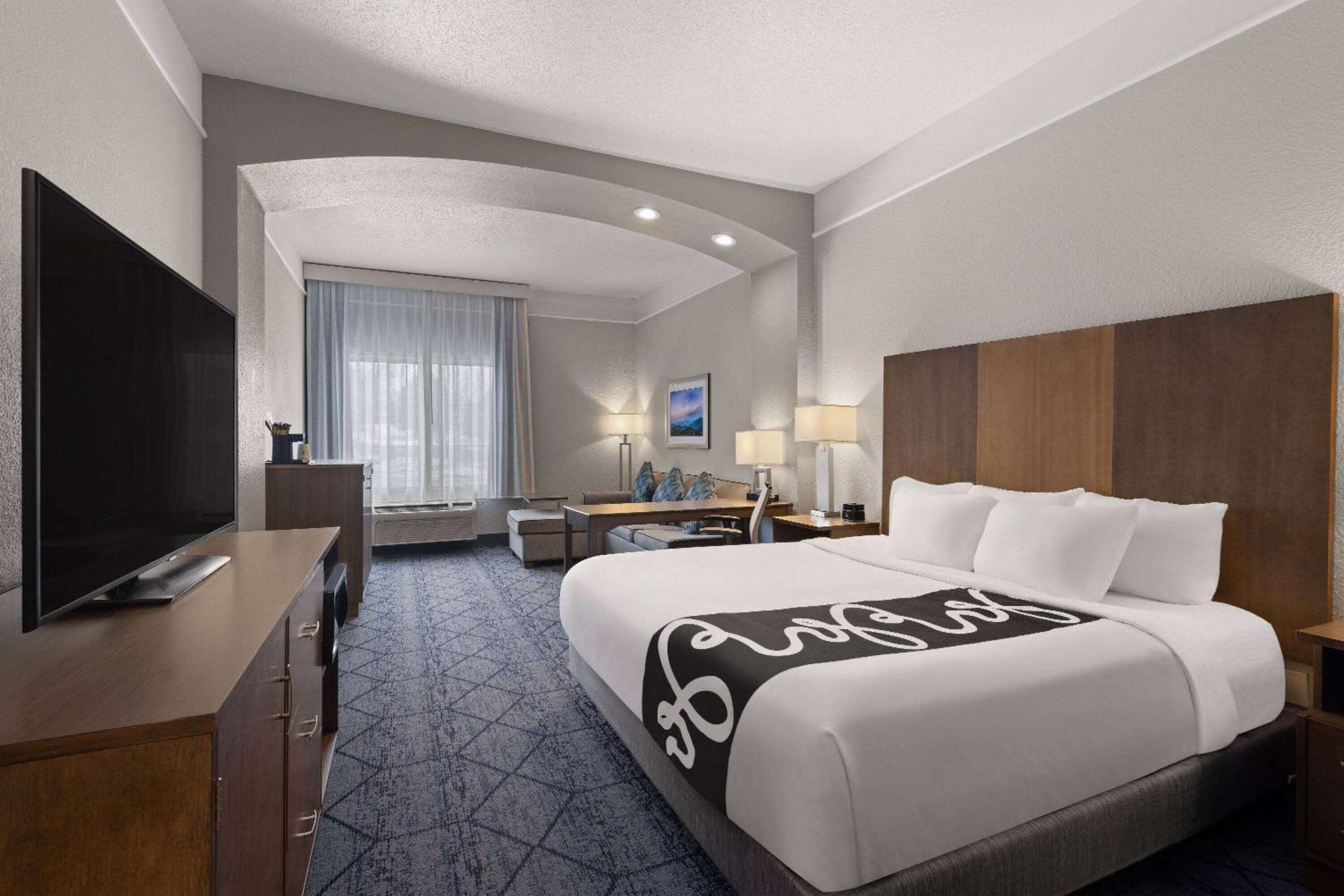 La Quinta Inn And Suites By Wyndham At Watiki Waterpark Rapid City Exterior foto