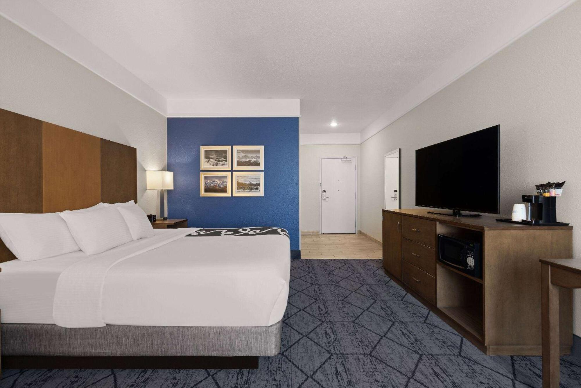 La Quinta Inn And Suites By Wyndham At Watiki Waterpark Rapid City Exterior foto