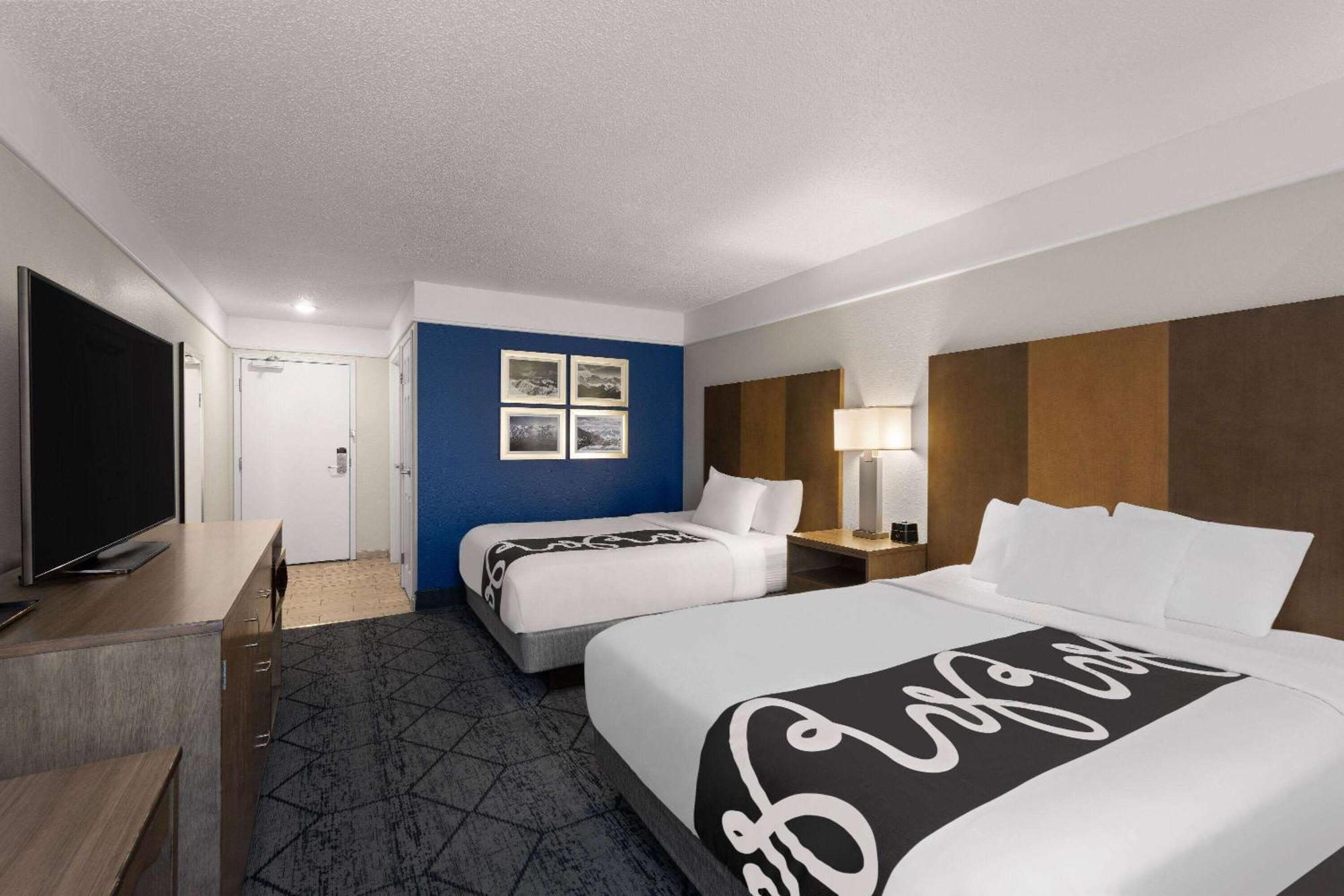La Quinta Inn And Suites By Wyndham At Watiki Waterpark Rapid City Exterior foto