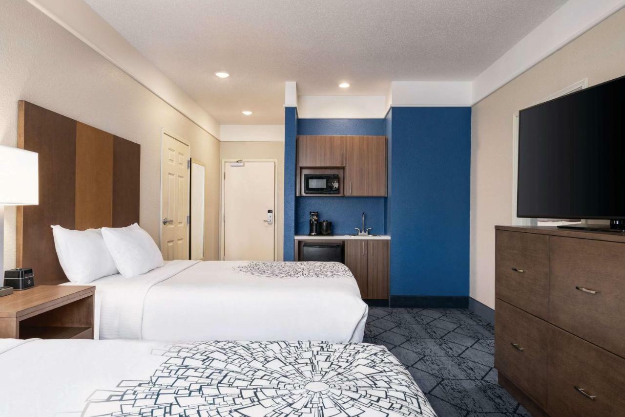 La Quinta Inn And Suites By Wyndham At Watiki Waterpark Rapid City Exterior foto